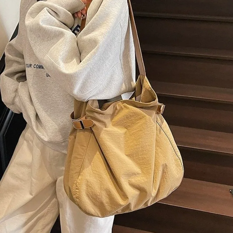 Sacs fourre-tout élégants pour - Women Bags Premium Brands avis et prix
