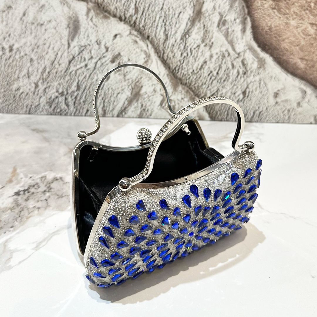 Nouvelle pochette à strass et  - Women Bags For Sale avis et prix